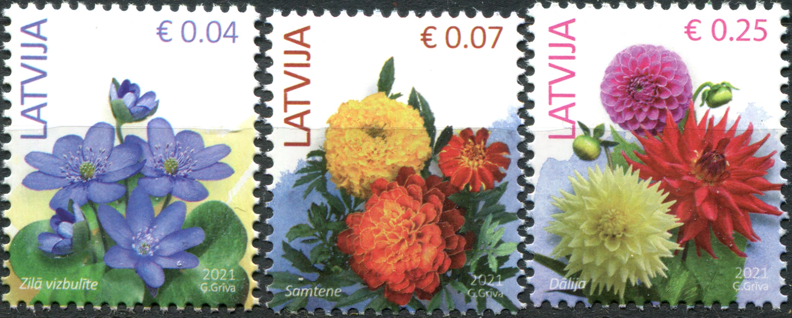 Latvia. 2021. Flowers (MNH **) Set of 3 stamps